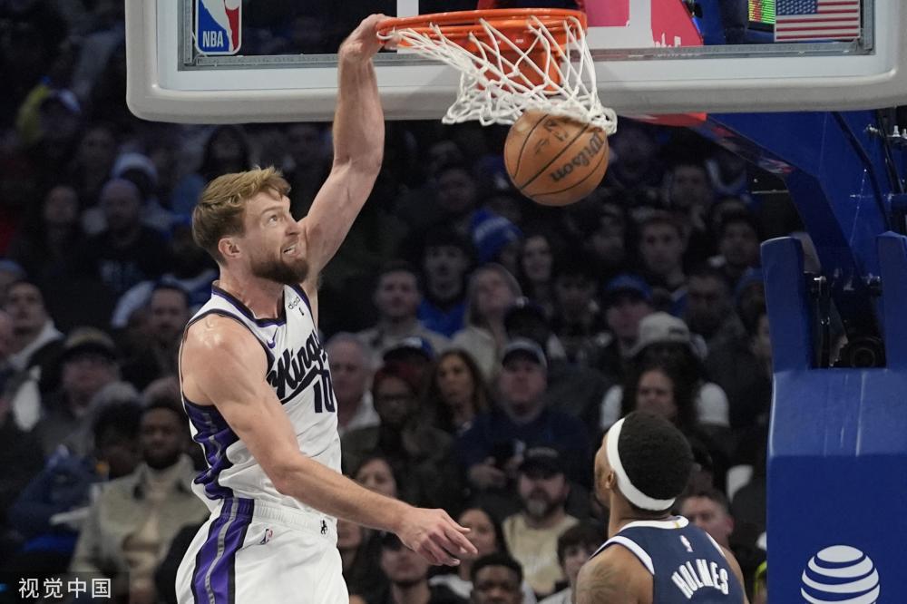 中场展现出 中场展现出